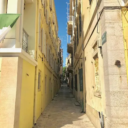 Grandma's Old Town House Apartment *